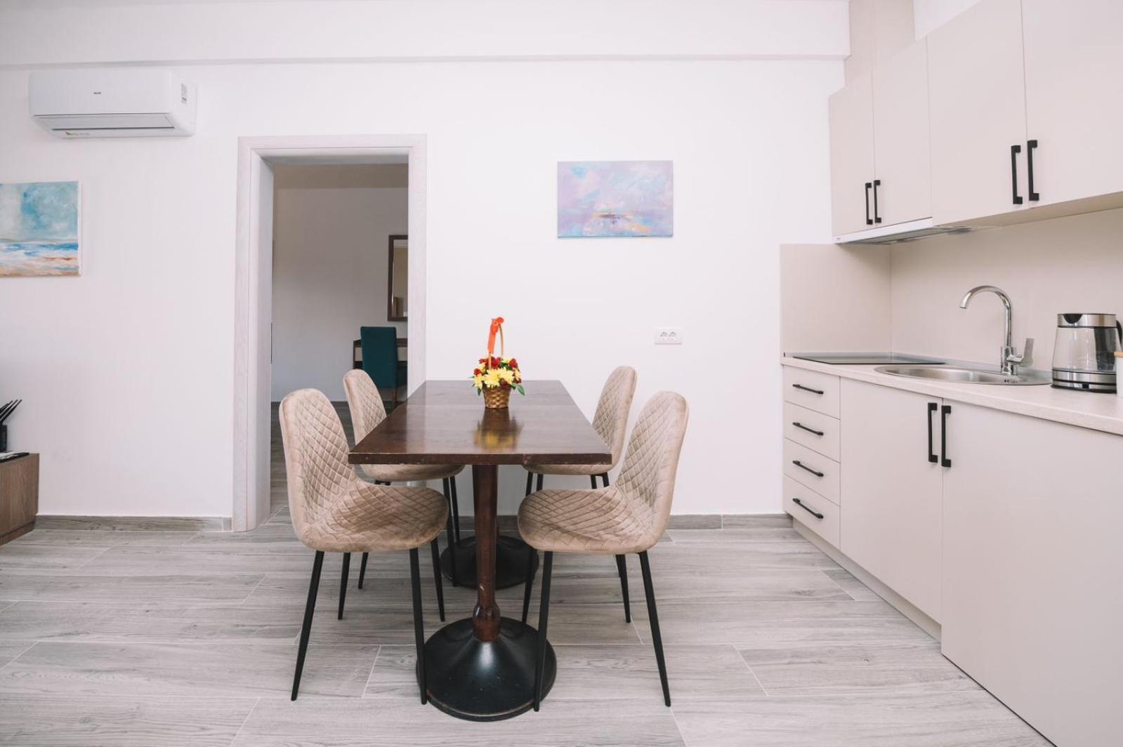 Apartments Art อุลซิน ภายนอก รูปภาพ